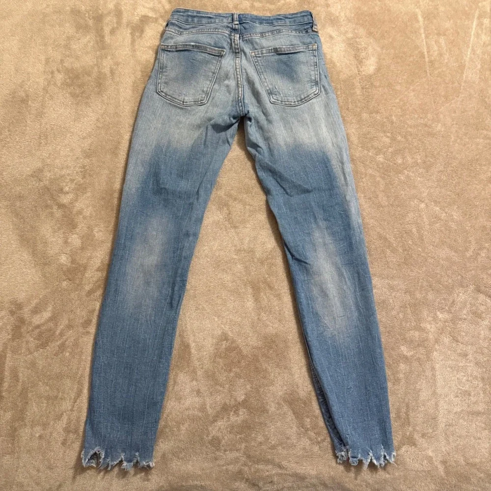 Zara Woman Premium Denim Skinny Jeans Blue Distressed Raw Hem Size 2